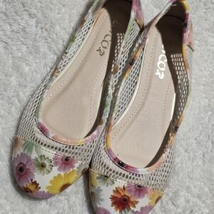 Encor Floral Mesh Ballet Flats in White with Pink & Yellow Accents